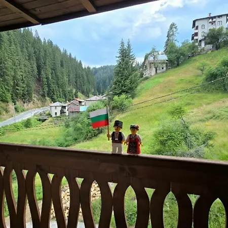 Gasthuis начовата къща стойките, пампорово 3*