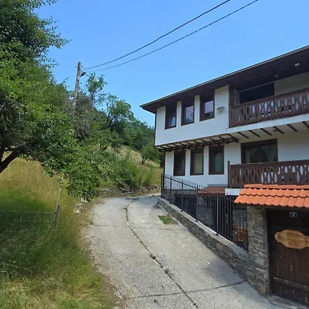 Feriehus Къща За Гости Начовата Къща Стойките, Пампорово